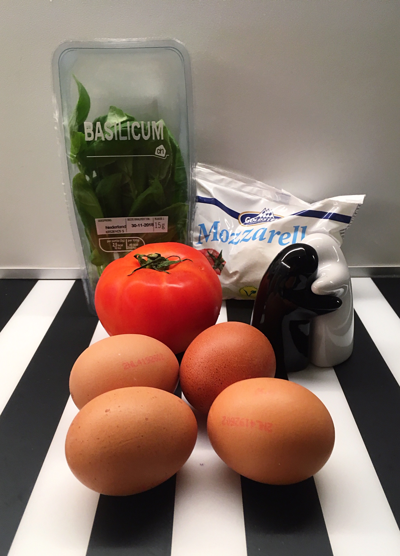 caprese omelet ingredients